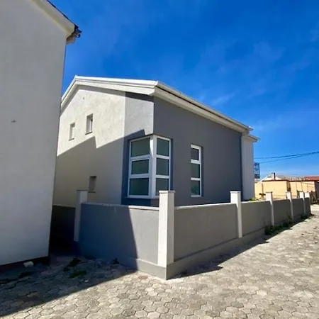 Tinel Apartment *